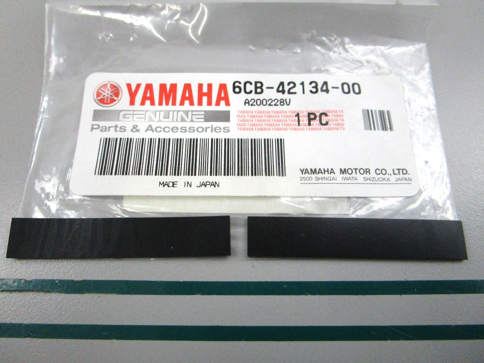 NEW OEM (LOT OF 2) 6CB-42134-00-00 Yamaha Cover 0810