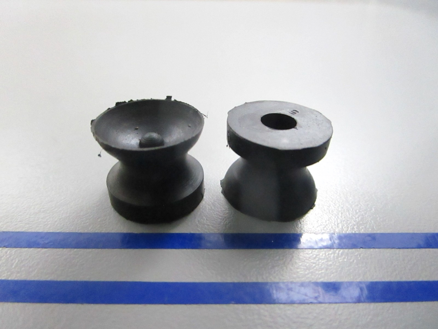 NEW OEM (LOT OF 2) 09329-05007 Suzuki Cushion 0810