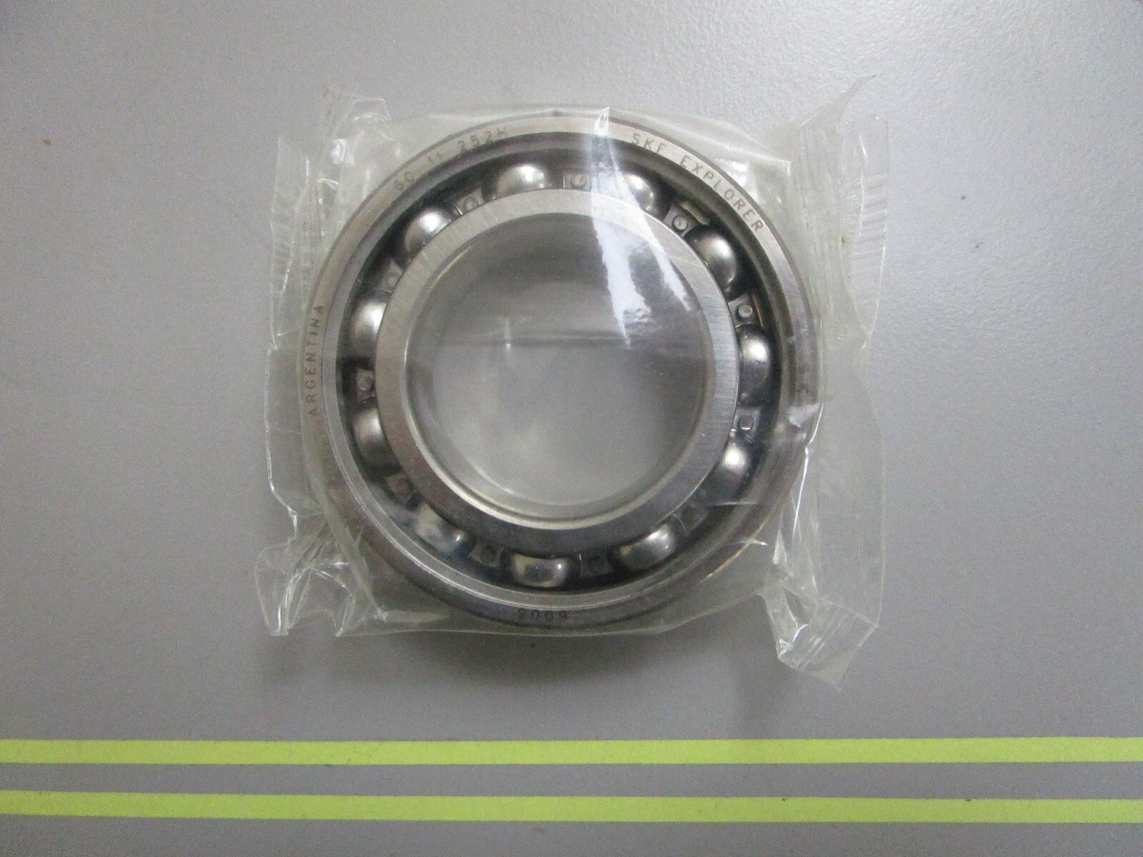 *NEW OEM* 0810 Volvo Penta Ball Bearing 19258