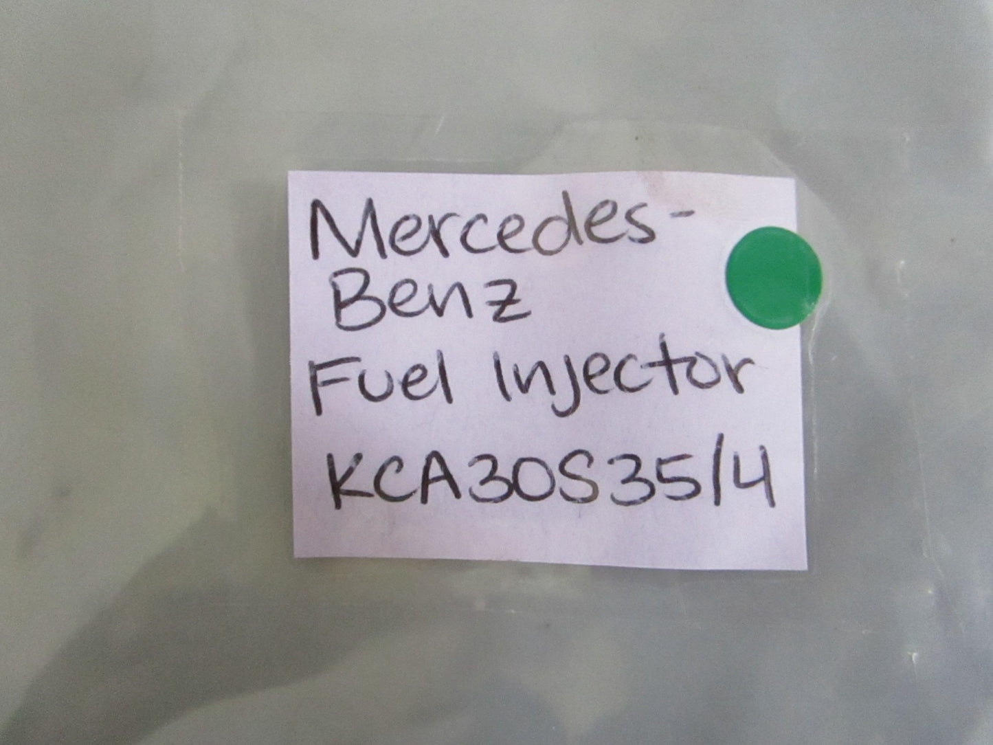 NEW OEM KCA30S35/4 Mercedes-Benz Fuel Injector 0820