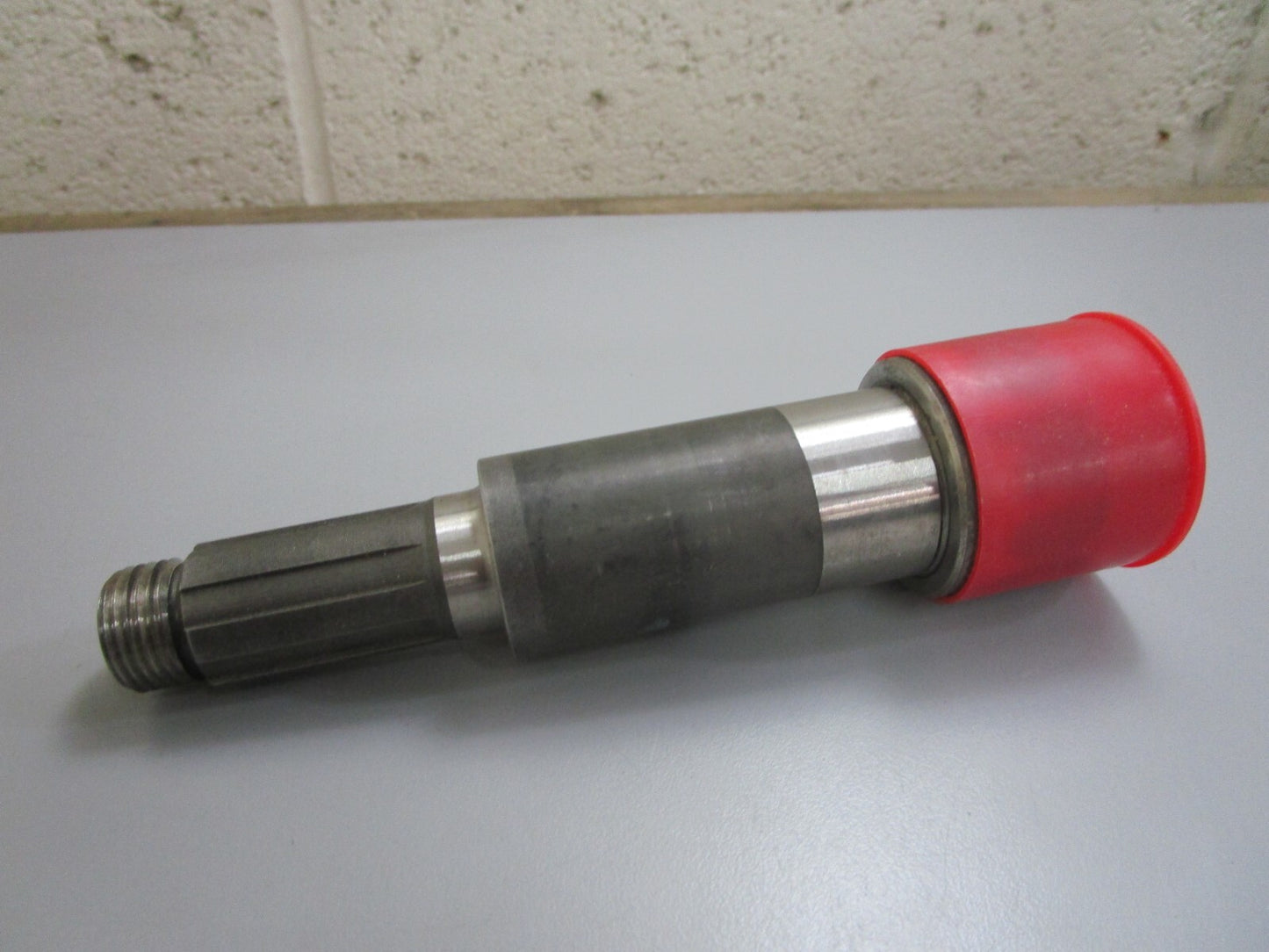 *NEW OEM* 0820 OMC Johnson Evinrude Shaft & Sleeve 382883 0382883