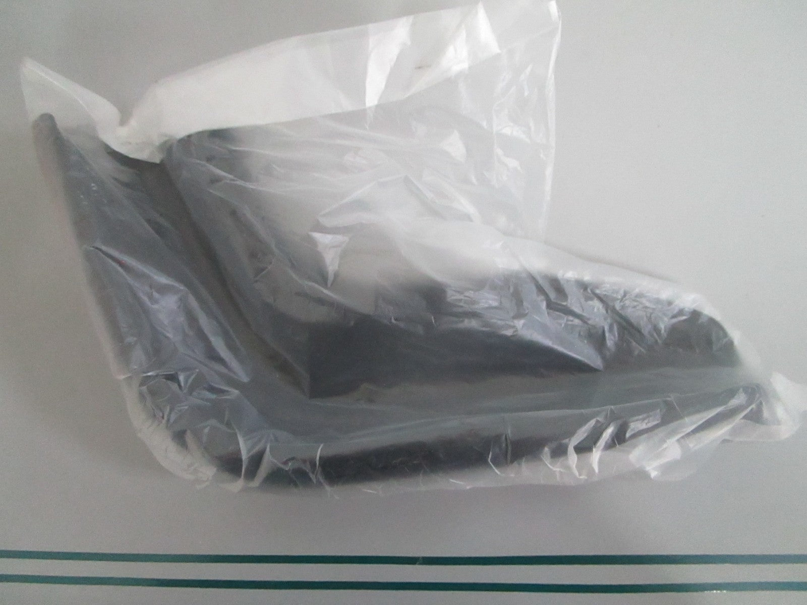 Yamaha GM6-6251E-10-00 Gunwale Stern 2 SuperJet SJ700 PWC Black NEW OEM 0820