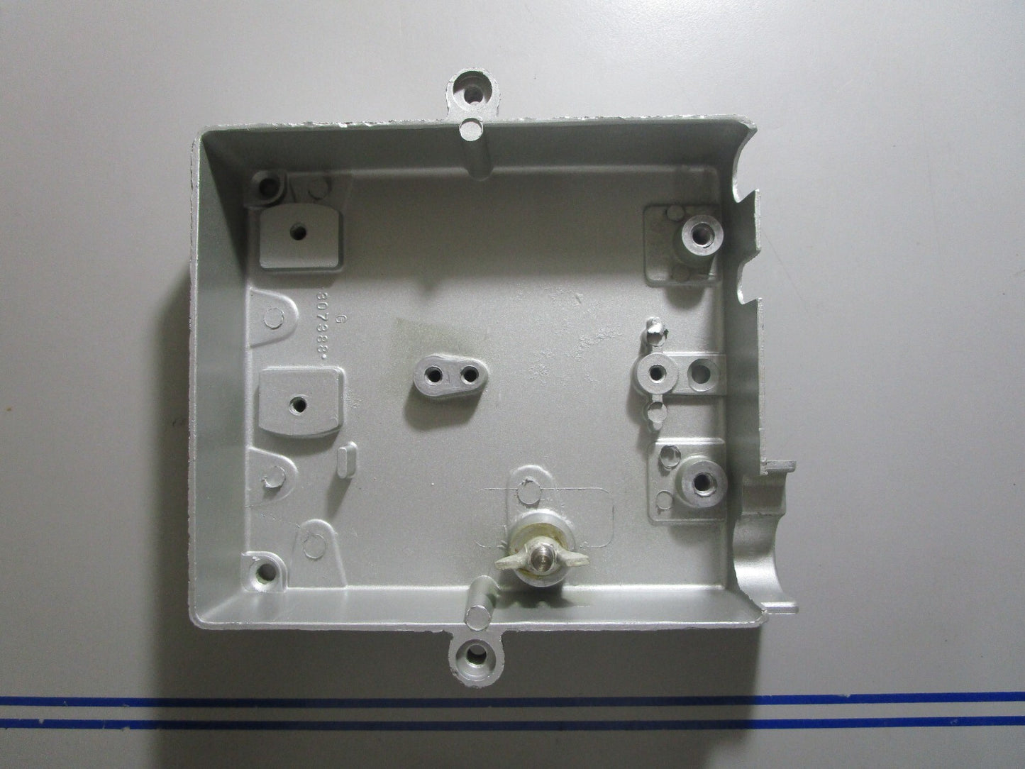 *NEW OEM* 0810 OMC Johnson Evinrude Junction Box Base 378254 307388