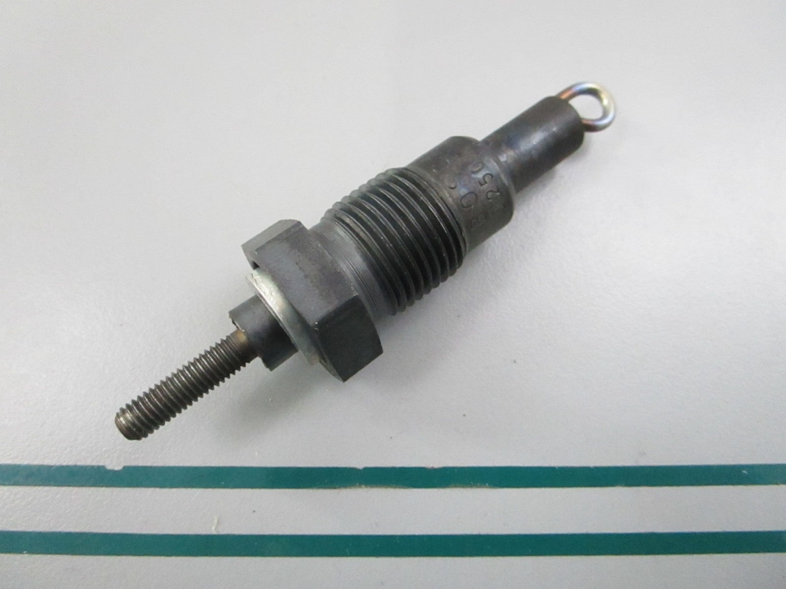 NEW OEM 0250001016710 Bosch Glow Plug 0810