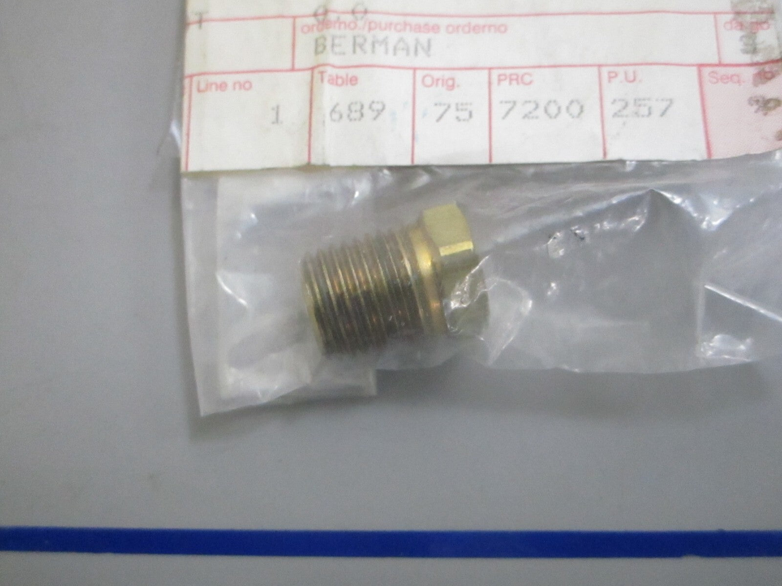 *NEW OEM* 0810 Volvo Penta Fitting 3850660