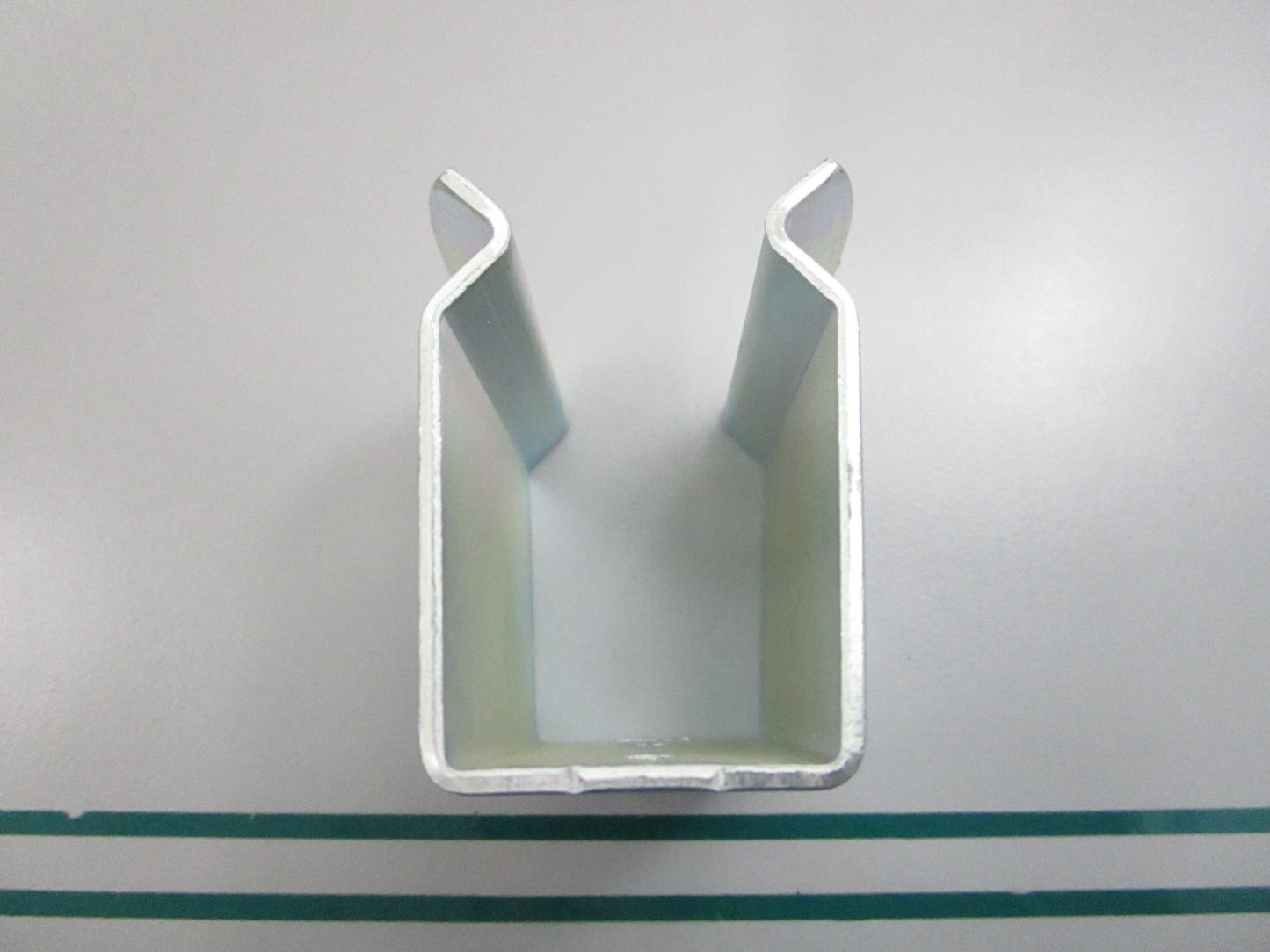 NEW OEM 5222769 Polaris Retainer Clip 0810