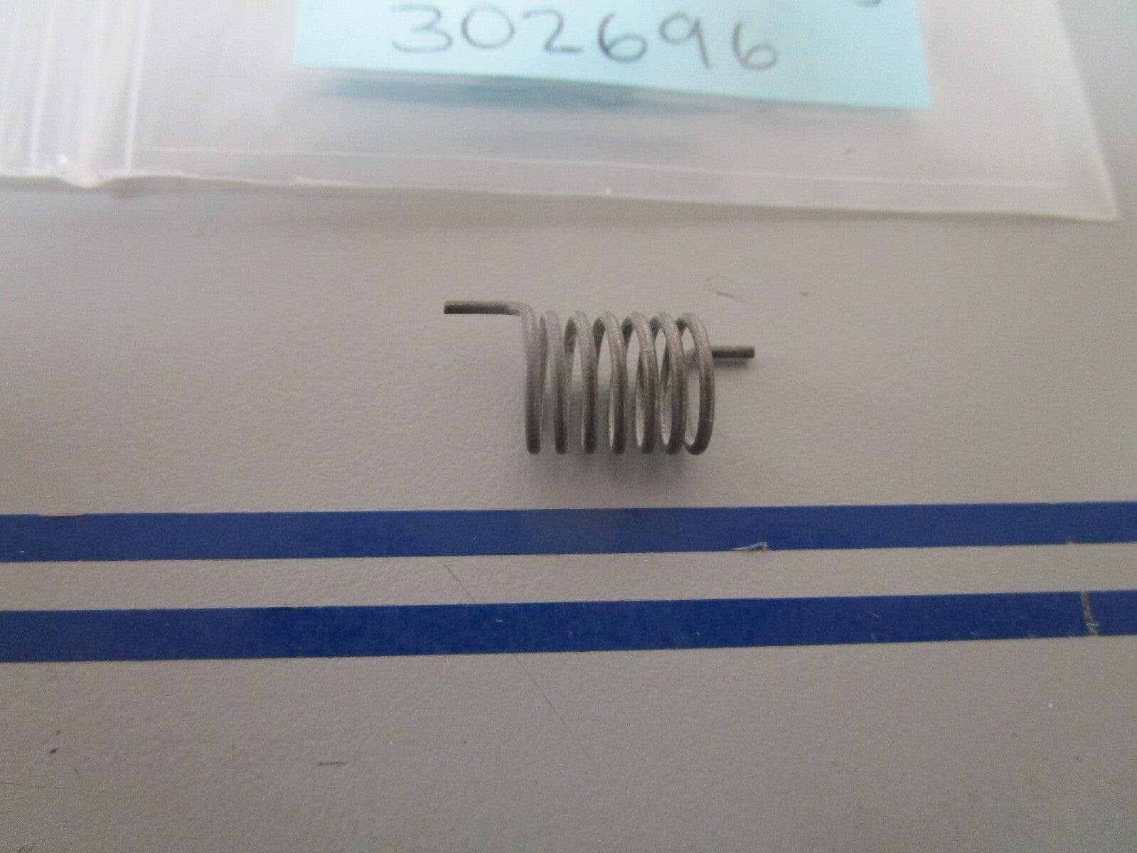 *NEW OEM* 0810 OMC Johnson Evinrude Throttle Shaft Spring 302696 0302696