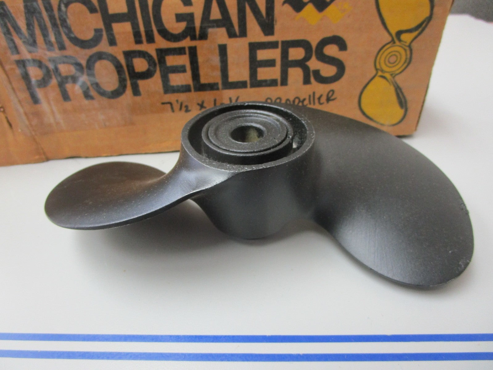 *NEW* 0720 Michigan 3.5- 8hp 9 Spline 7½ x 6¼ Propeller 072021 Replaces: Mercury