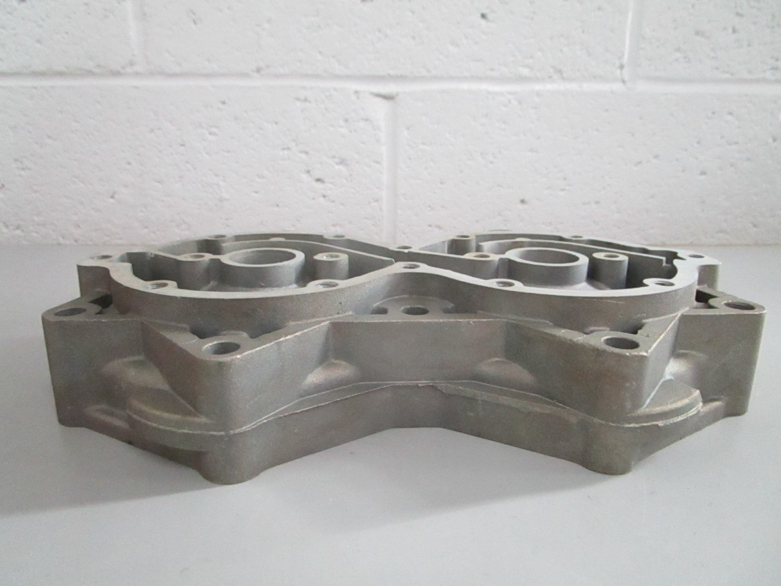 NEW OEM 312055 0312055 OMC Johnson Evinrude PORT Cylinder Head 0820