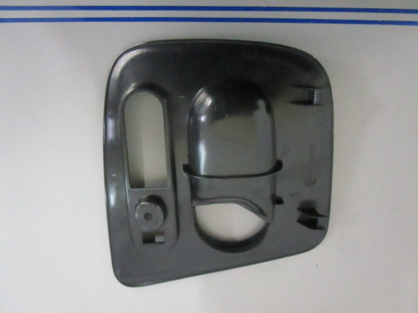 NEW OEM 9578824 Saab Mounting Plate 0820