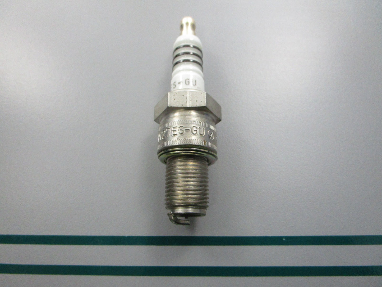 NEW OEM W27ES-GU Nippon Denso Spark Plug 0810