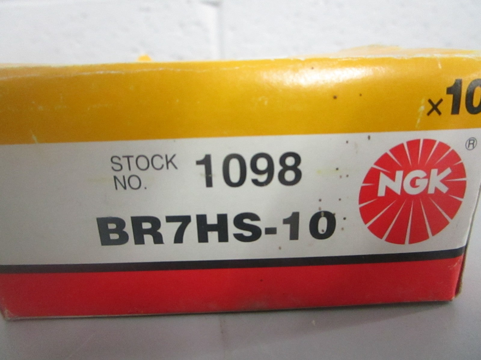 *NEW OEM* (LOT OF 10) 0820 NGK Spark Plug BR7HS-10