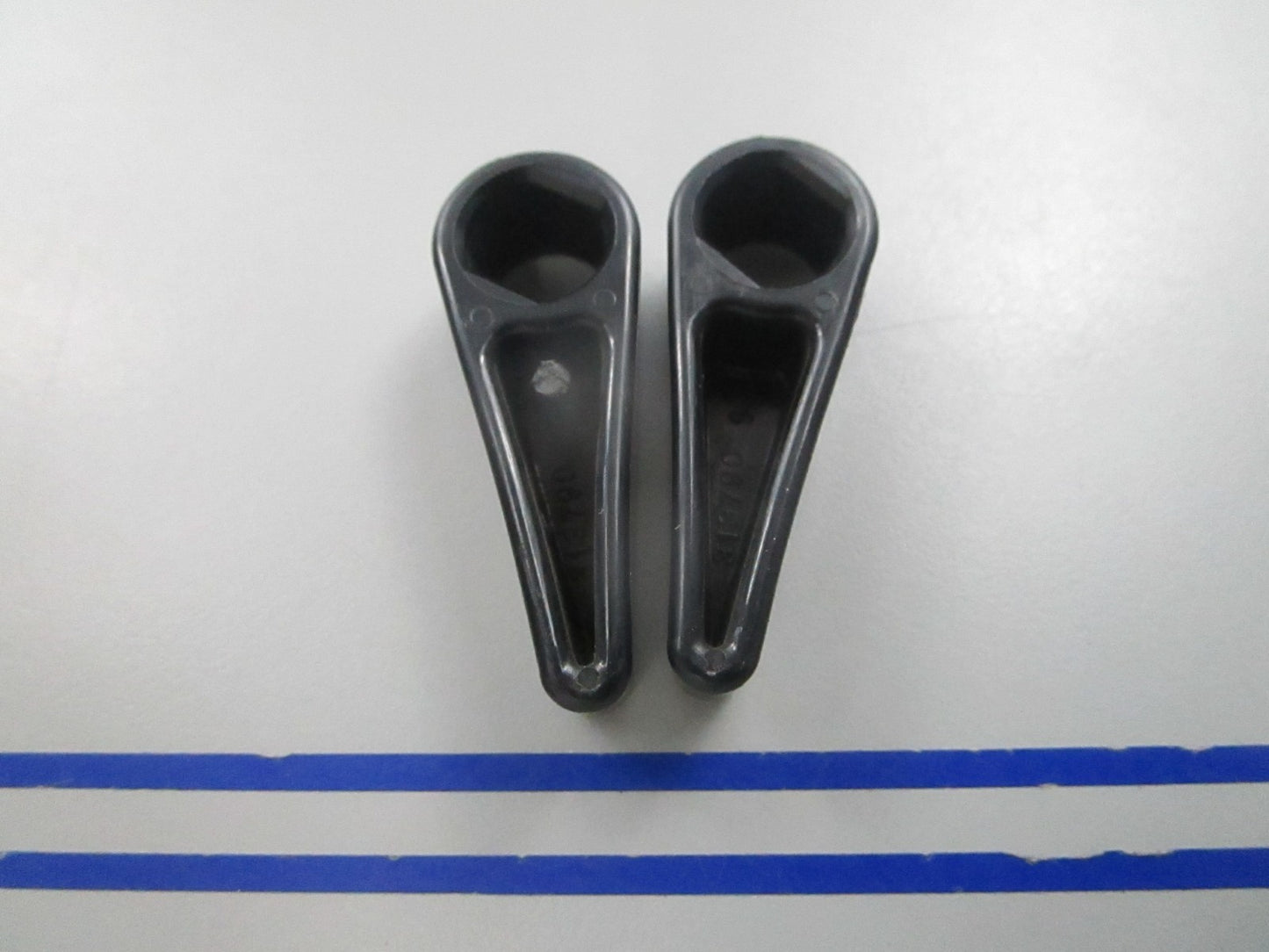 NEW OEM (LOT OF 2) 313790 0313790 OMC Johnson Evinrude Adjustment Lever 0810