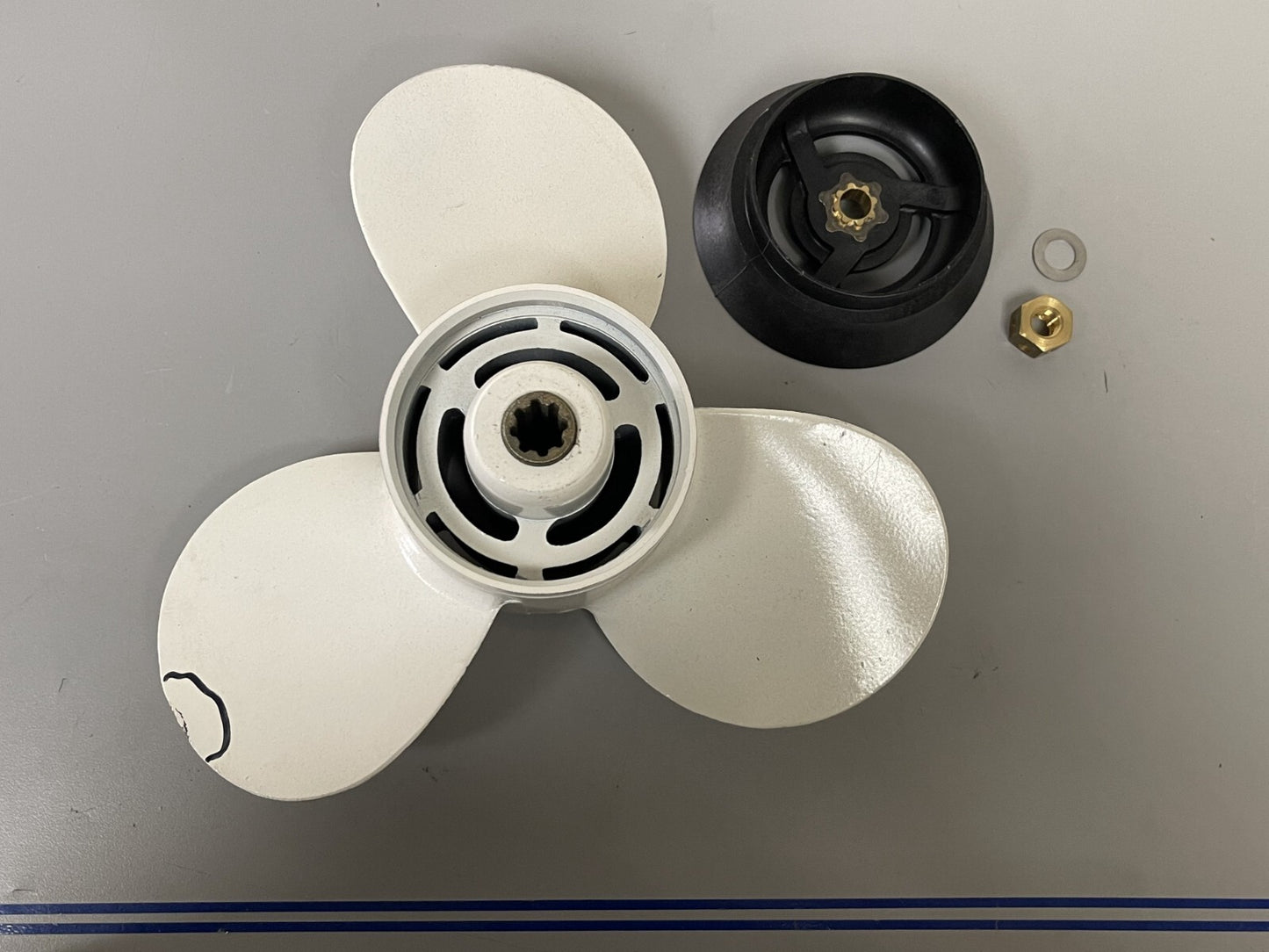 *NEW* 0670 Yamaha Propeller 9 3/4 x 6 1/2 683-W4592-02-EL