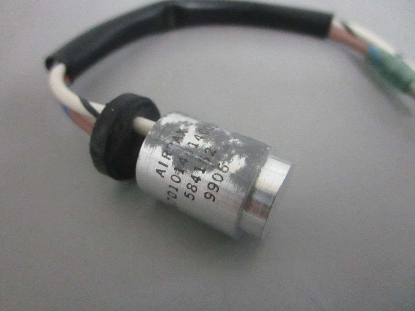 *NEW OEM* 0820 OMC Johnson Evinrude Temperature Switch 584152 0584152