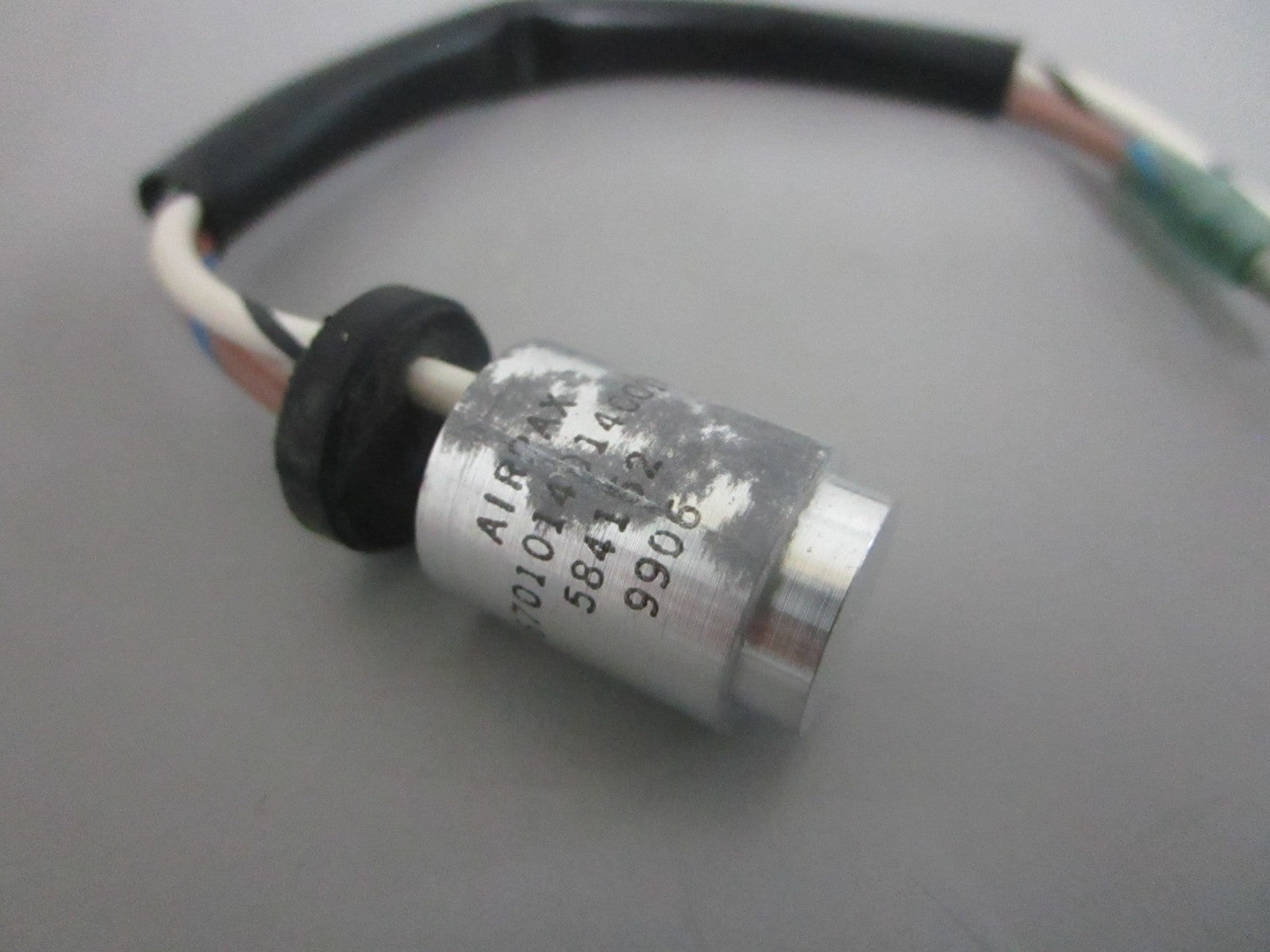*NEW OEM* 0820 OMC Johnson Evinrude Temperature Switch 584152 0584152
