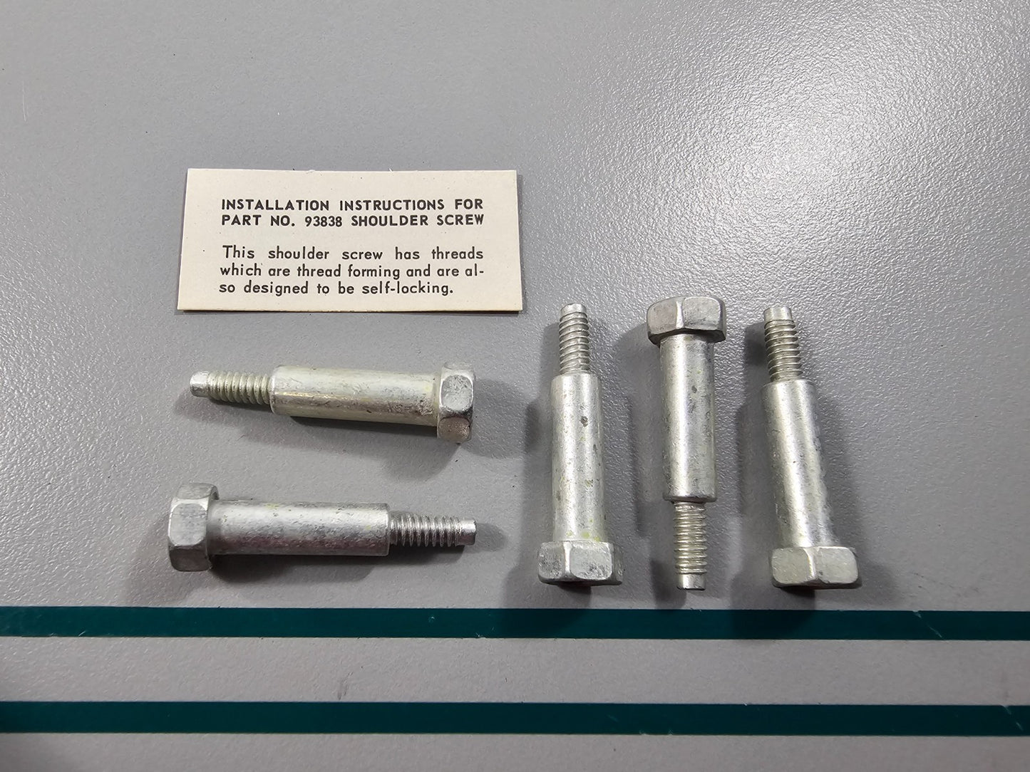 NEW OEM (LOT OF 5) 691630 Briggs & Stratton Shoulder Screw 0810