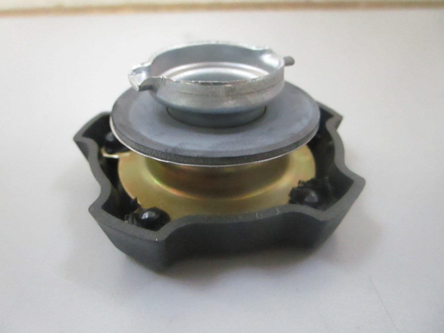 *NEW OEM* 0780 OMC Johnson Evinrude Cap 3853840