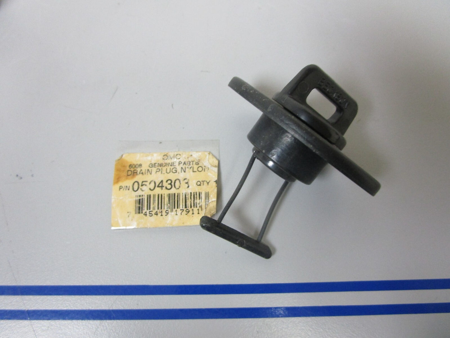 *NEW OEM* 0810 OMC Johnson Evinrude Drain Plug 504303 0504303