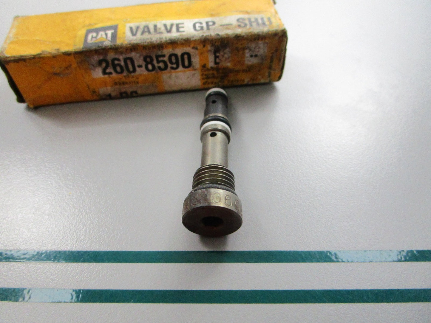 NEW OEM 260-8590 CAT Shuttle Valve 0810