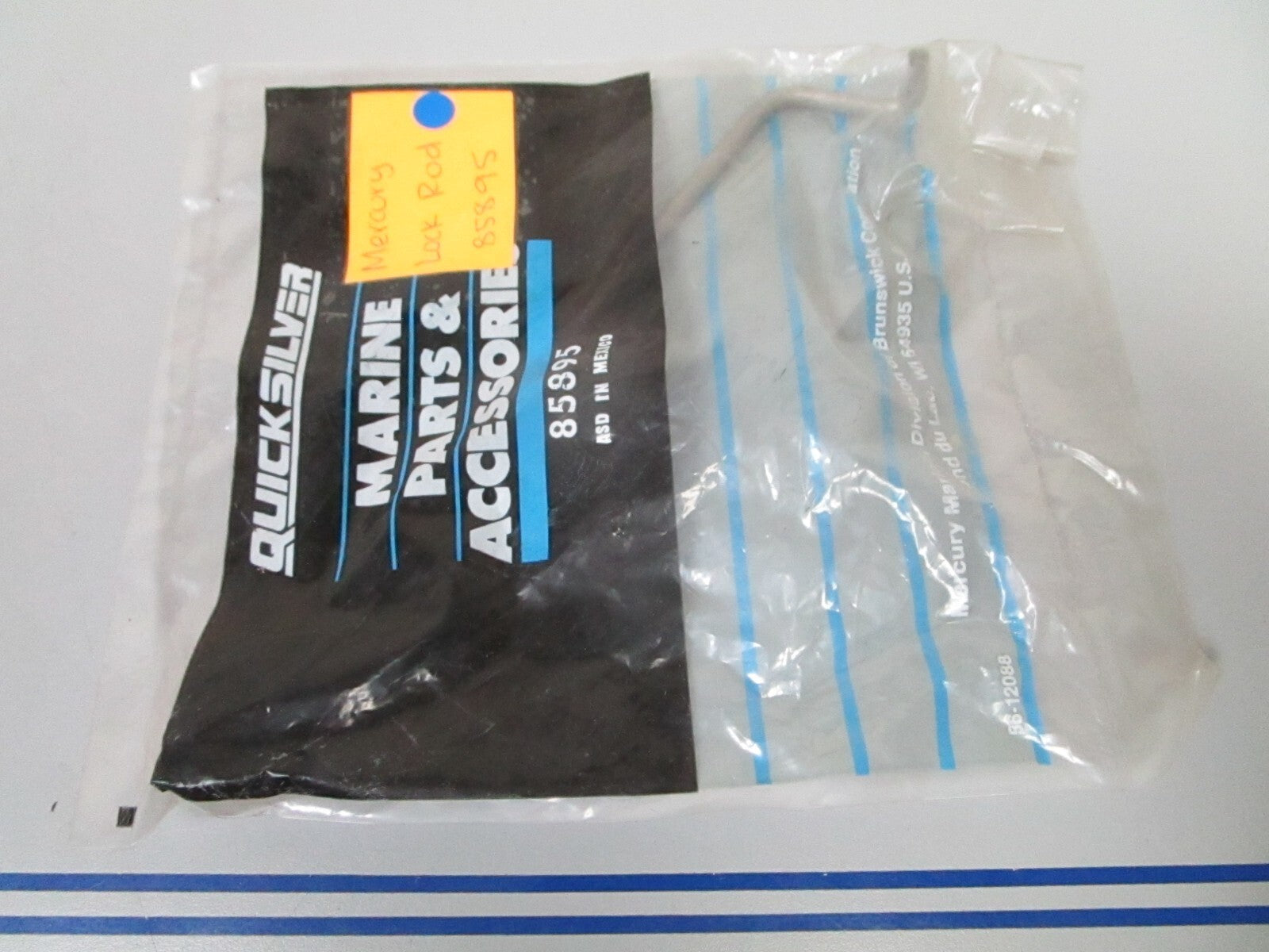 *NEW OEM* 0810 Mercury Quicksilver Lock Rod 85895