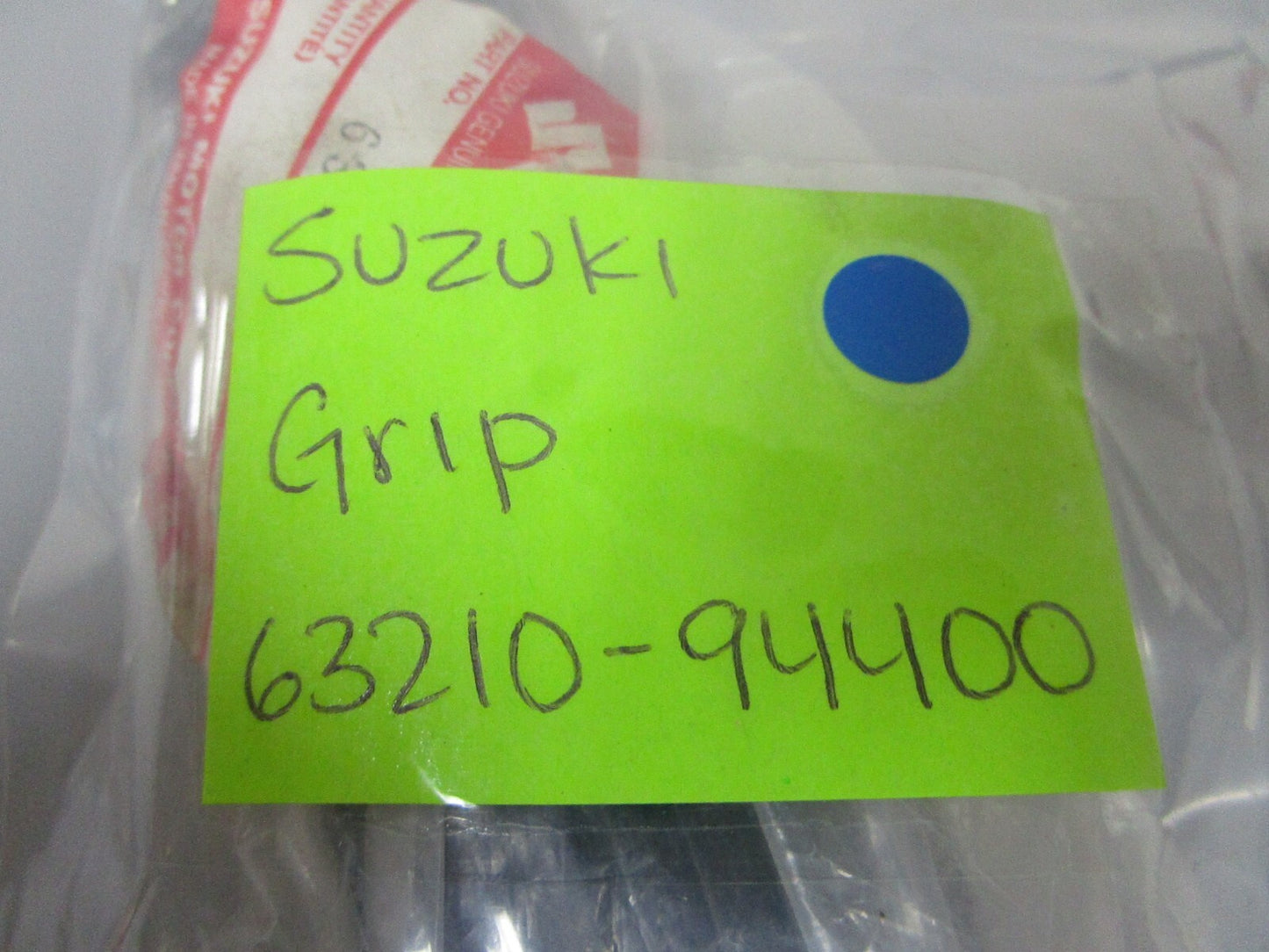 *NEW OEM* 0810 Suzuki Grip 63210-94400