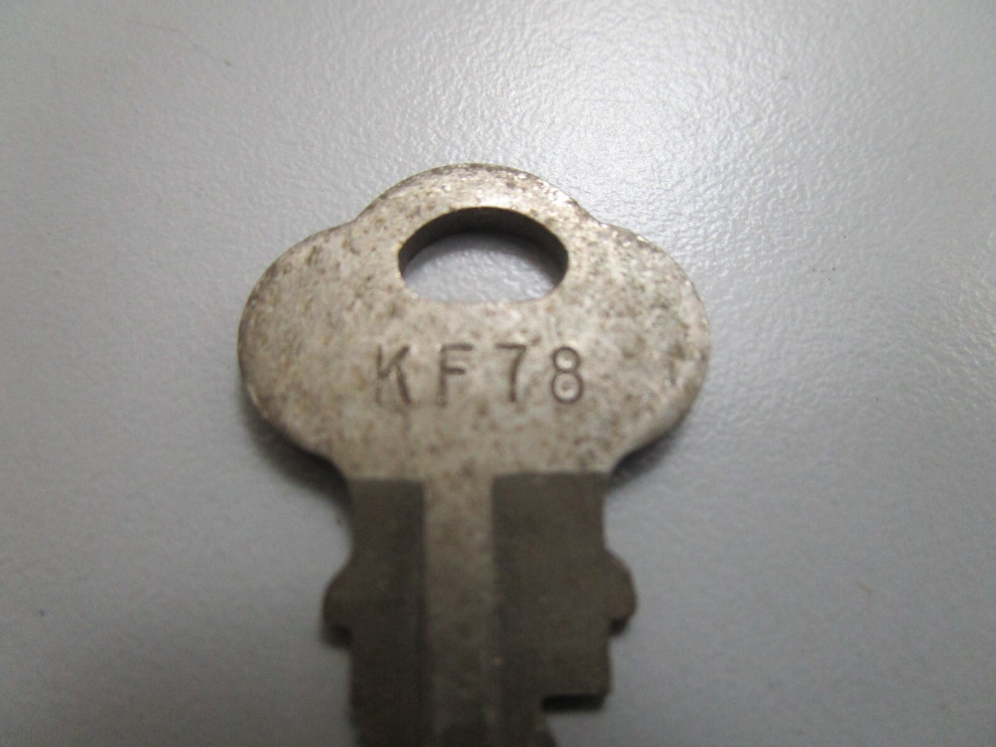 *NEW OEM* 0810 OMC Johnson Evinrude Ignition Key KF78 501593 0501593