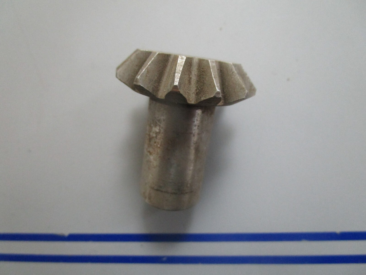 *NEW OEM* 0810 OMC Johnson Evinrude Pinion Gear 276903 0276903