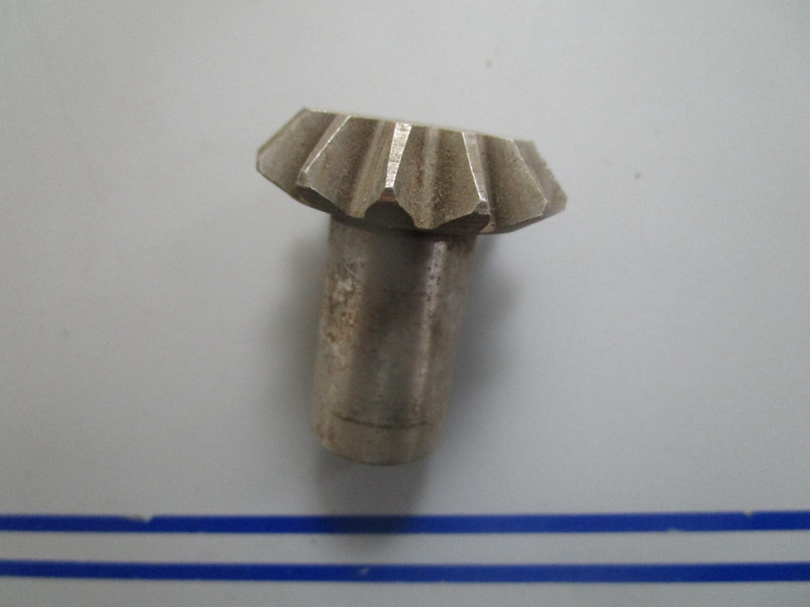 *NEW OEM* 0810 OMC Johnson Evinrude Pinion Gear 276903 0276903