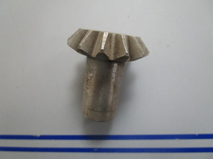 *NEW OEM* 0810 OMC Johnson Evinrude Pinion Gear 276903 0276903