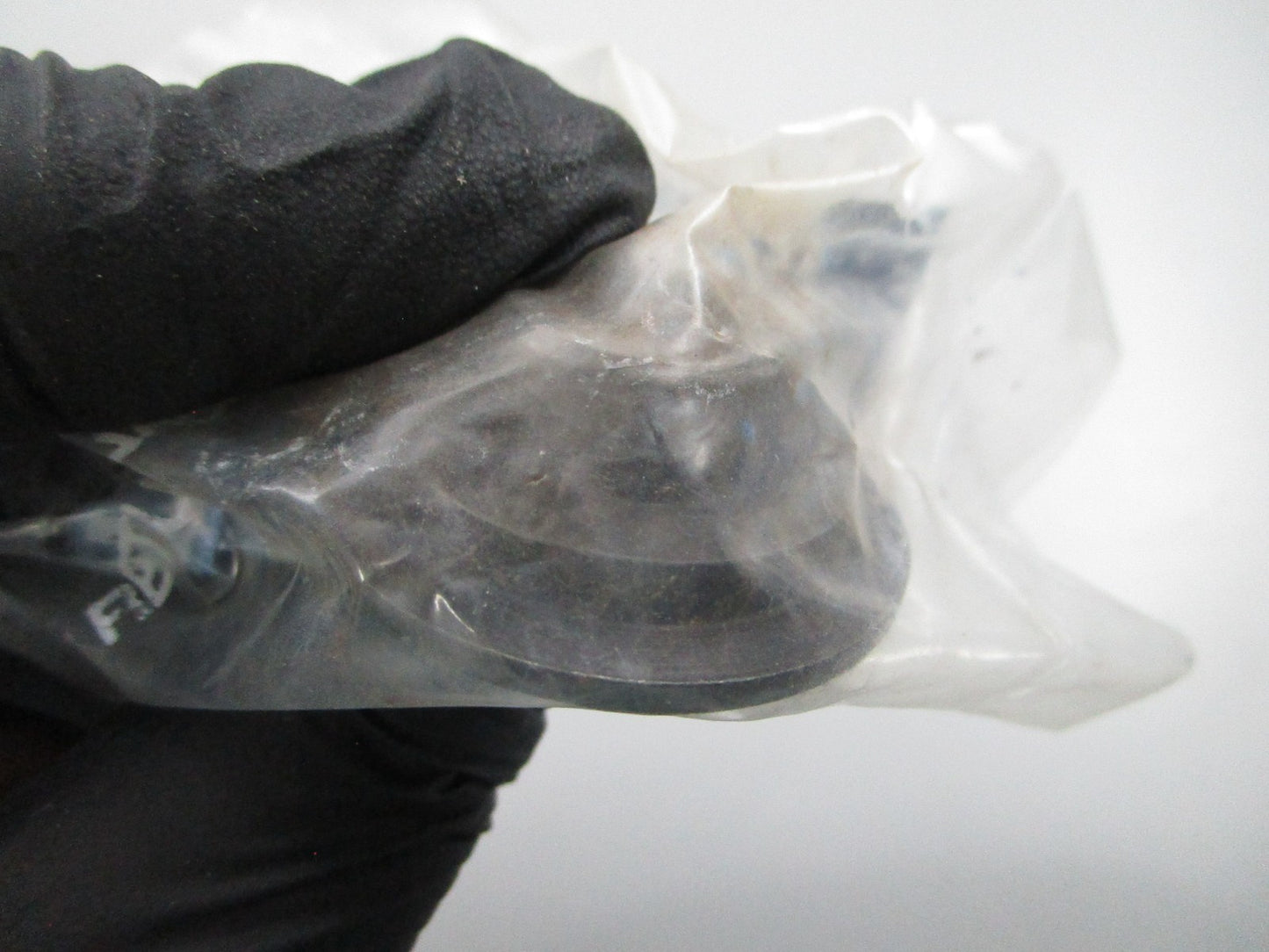 *NEW OEM* 0810 Mercury Quicksilver Valve Retainer 42303