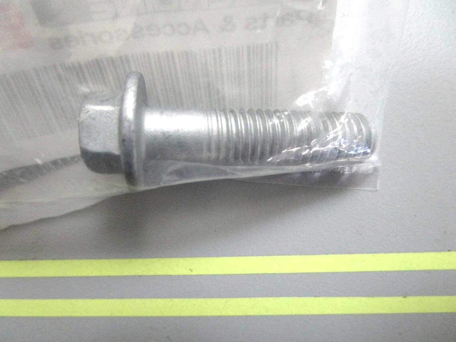 *NEW OEM* 0750 Yamaha BOLT FLANGE 90105-08049-00