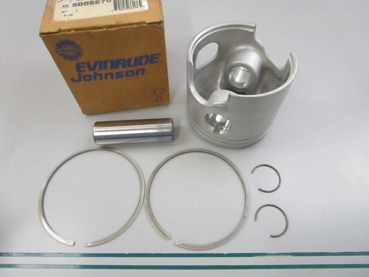 NEW OEM 5006676 OMC Johnson Evinrude Piston Kit 0810