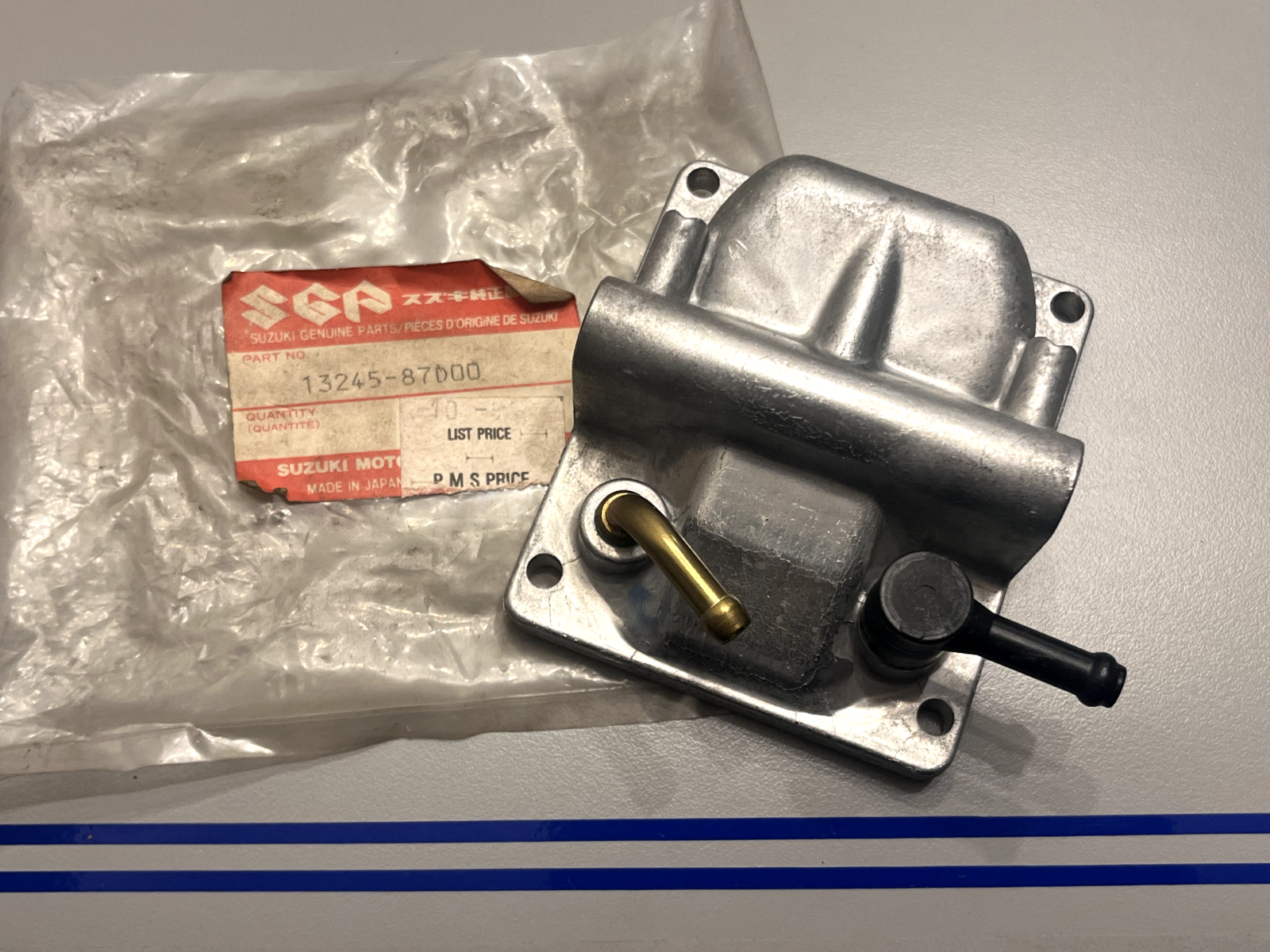 *NEW OEM* 0720 Suzuki 1987 - 2003 Carburetor Float Chamber 13245-87D00