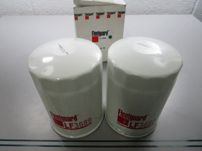NEW (LOT OF 2) LF3689 Fleetguard Oil Filter 0810