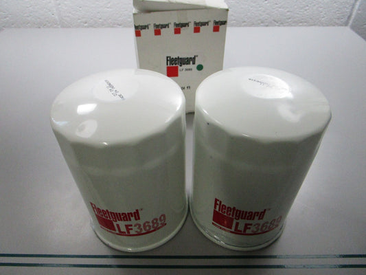 NEW (LOT OF 2) LF3689 Fleetguard Oil Filter 0810