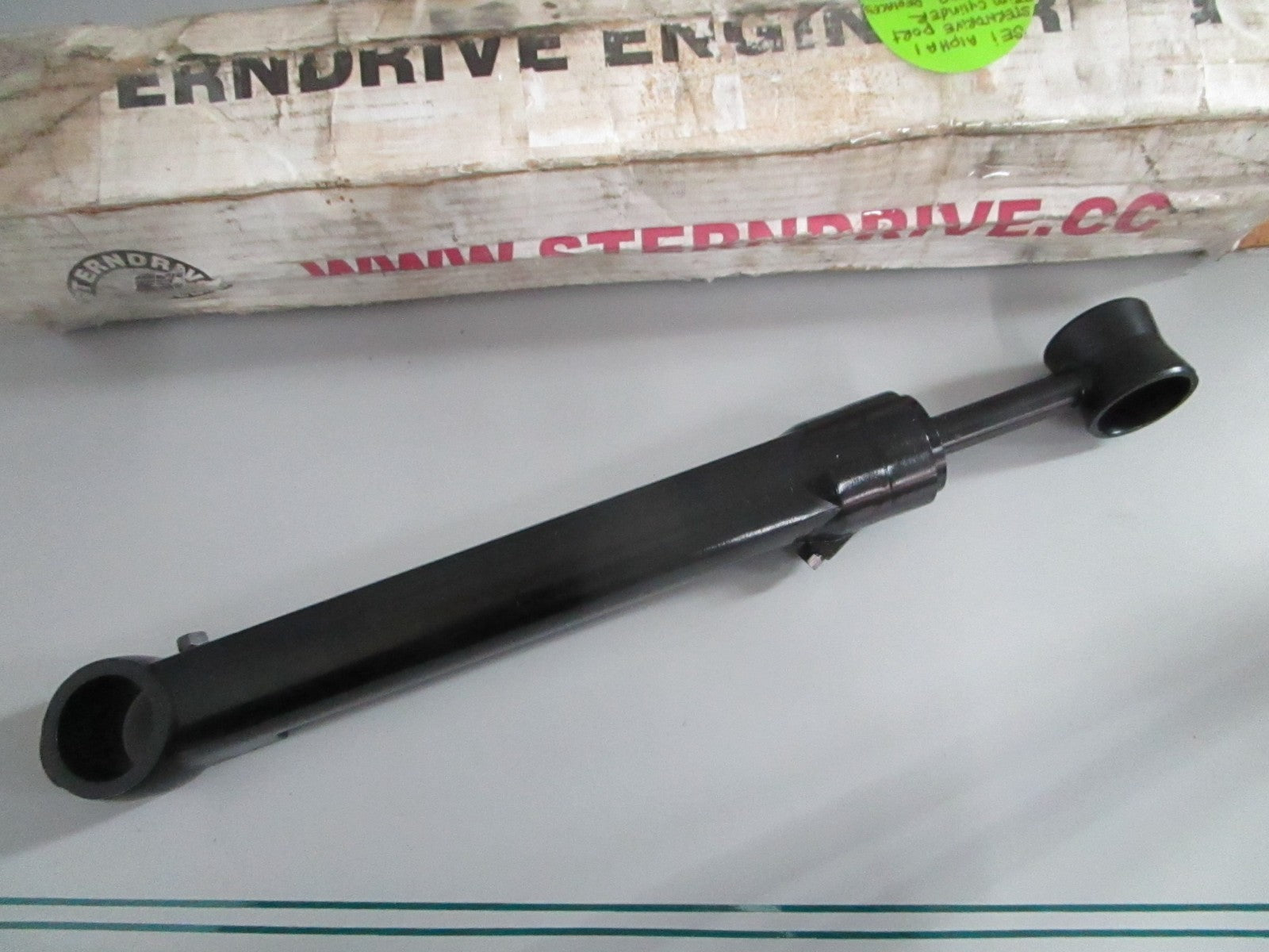 NEW 9B-104-02 SEI Alpha I Sterndrive PORT Trim Cylinder Rep: 98703A3 Merc 0820