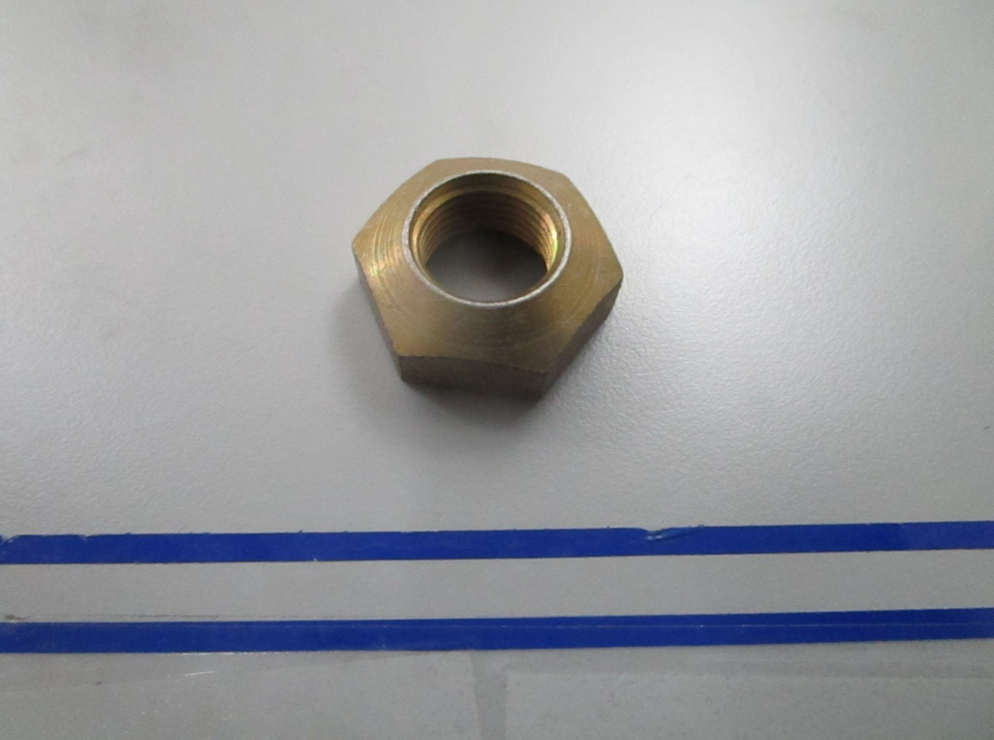 *NEW OEM* 0810 OMC Johnson Evinrude Crankshaft Nut 321341 0321341