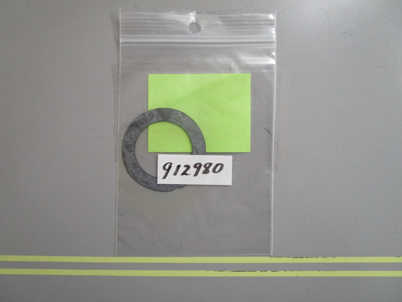 *NEW OEM* 0810 OMC Johnson Evinrude Gasket 912980 0912980