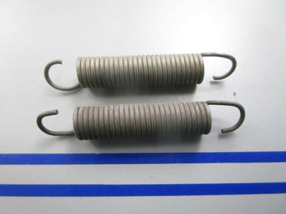NEW OEM (LOT OF 2) 302736 0302736 OMC Johnson Evinrude Spring 0810