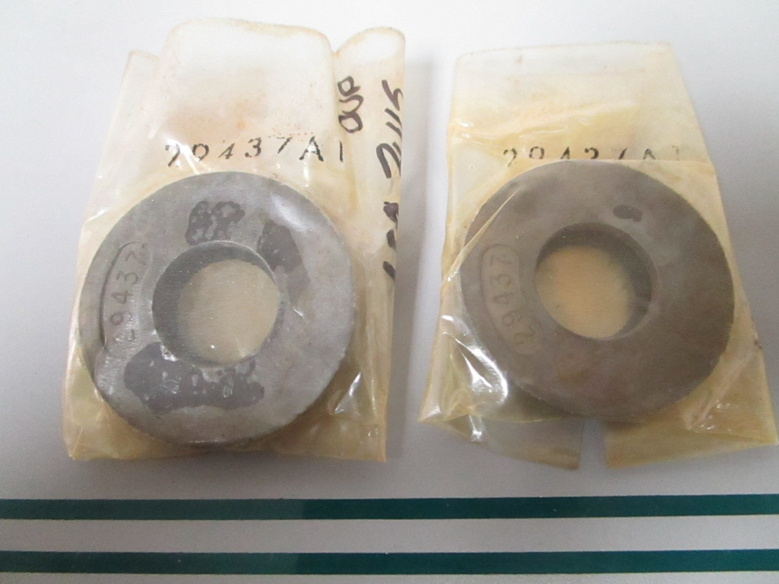 NEW OEM (LOT OF 2) 29437A1 Mercury Quicksilver Seal 0810