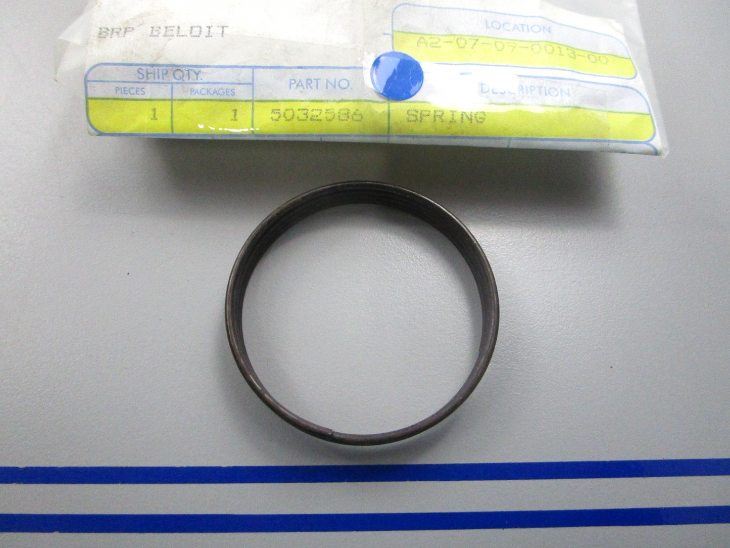 NEW OEM 5032586 OMC Johnson Evinrude Spring 0810