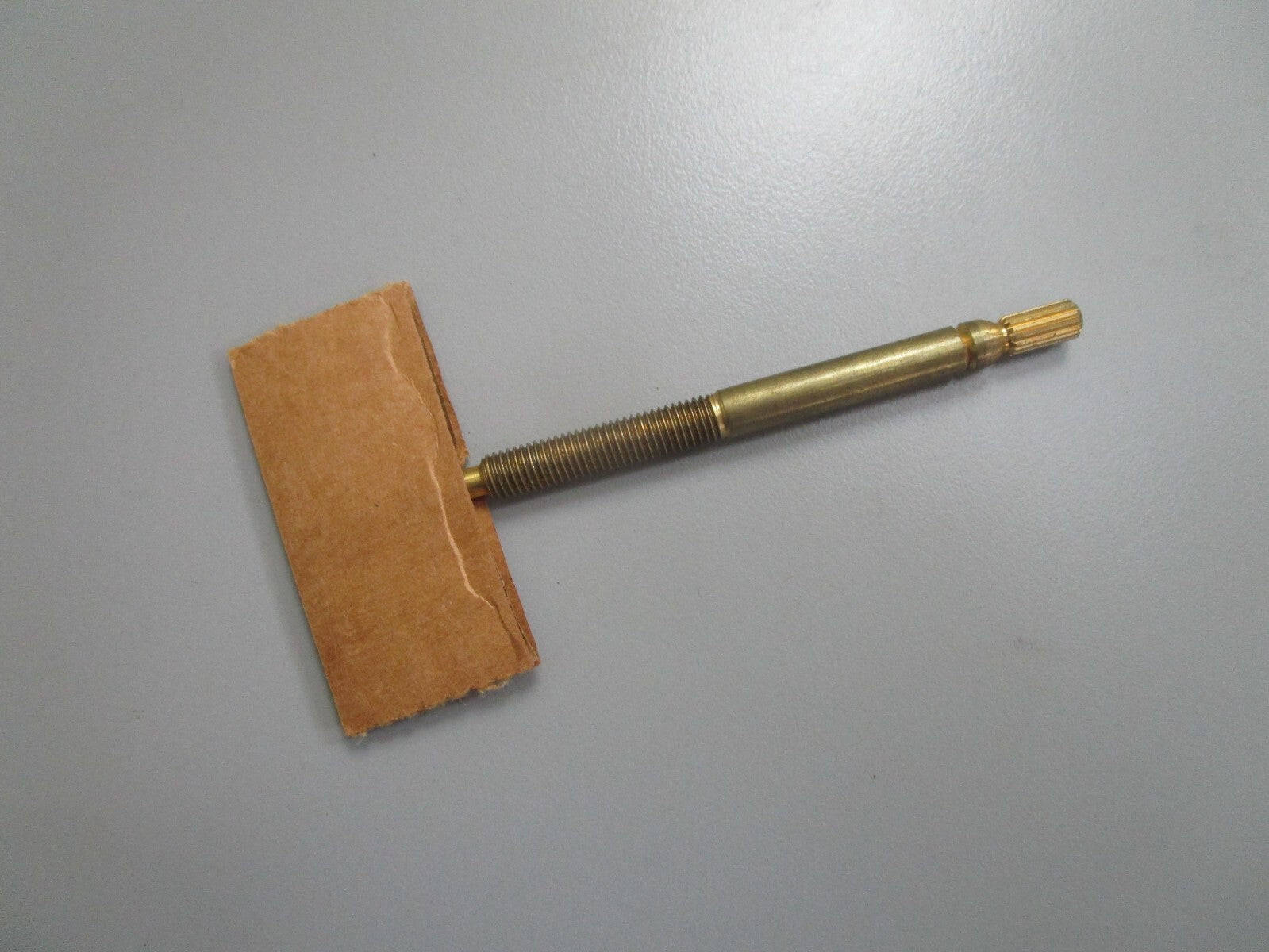 *NEW OEM* 0820 OMC Johnson Evinrude Needle Valve 385813 0385813