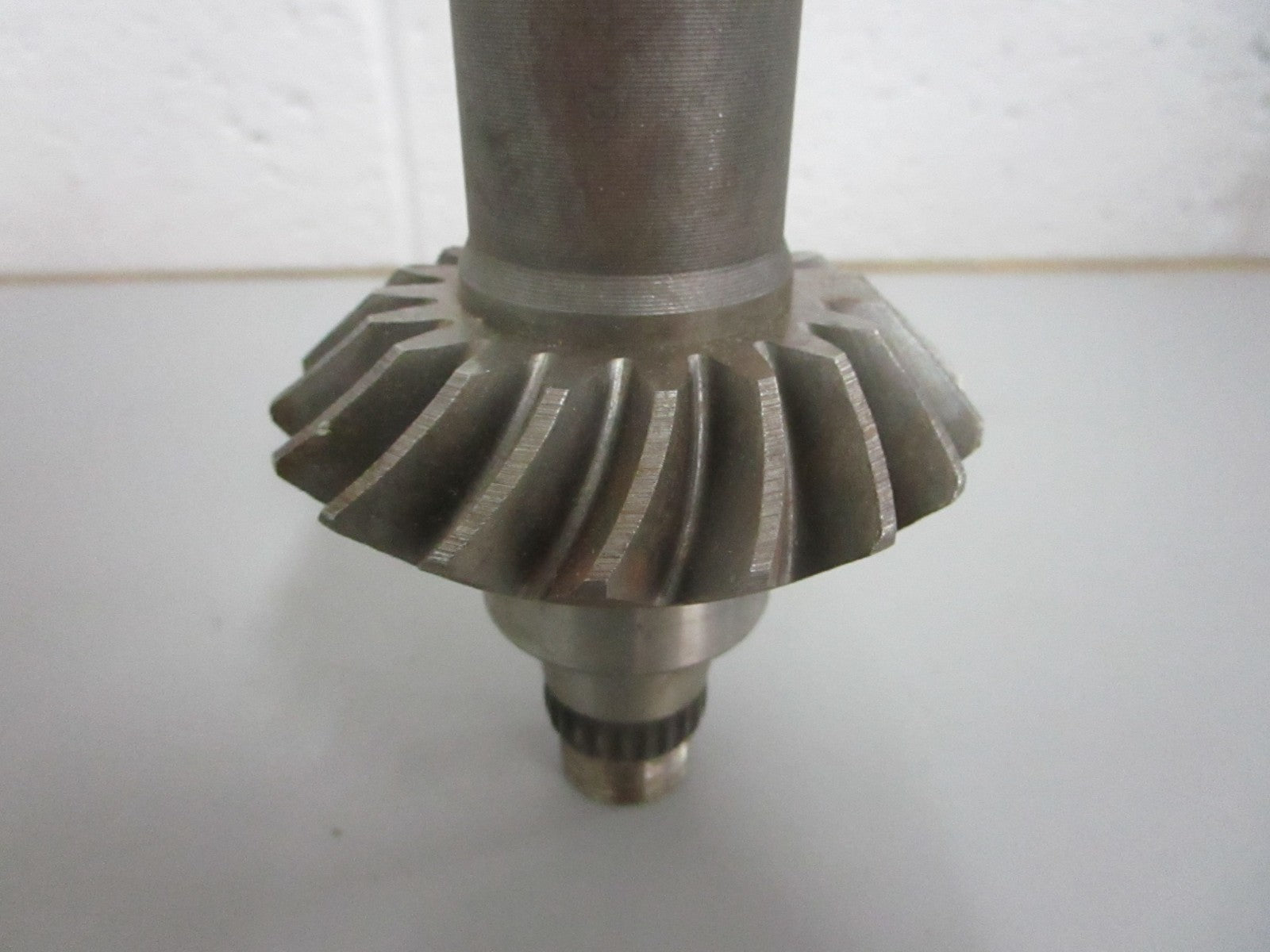 *NEW OEM* 0820 OMC Johnson Evinrude Shaft & Pinion Assy 980284 0980284