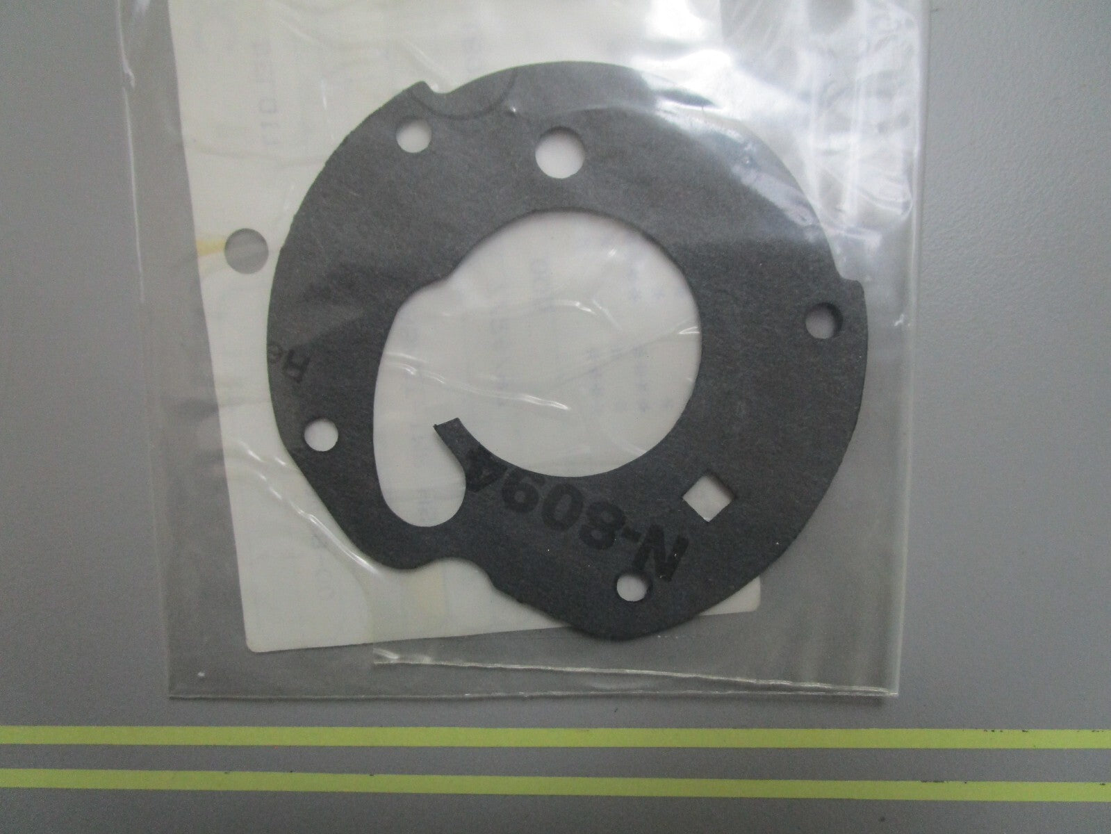 *NEW OEM* 0810 OMC Johnson Evinrude Impeller Housing Gasket 324901 0324901