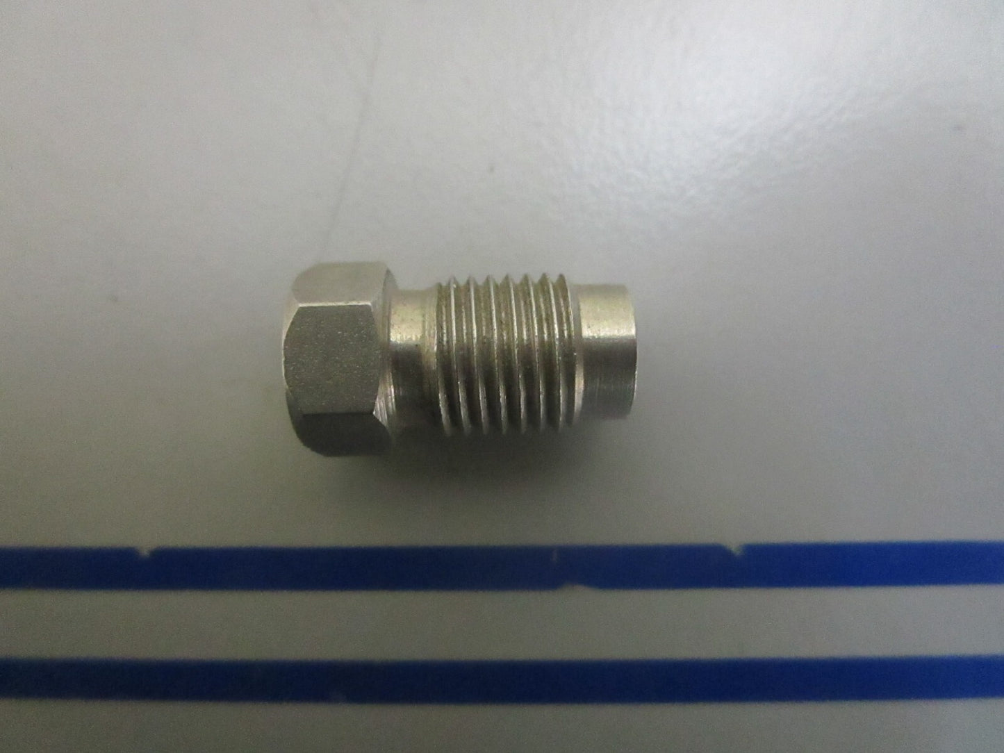 *NEW OEM* 0820 Volvo Penta Plug 852879