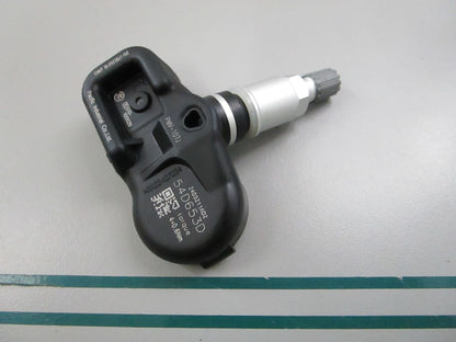 NEW OEM 42607-33021 Toyota Tire Valve Sub-Assembly 0810