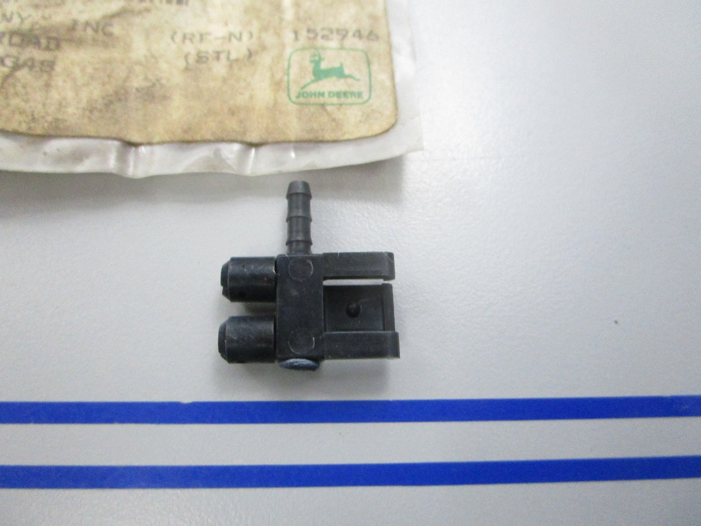 NEW OEM AT159010 John Deere Nozzle 0810