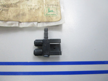NEW OEM AT159010 John Deere Nozzle 0810