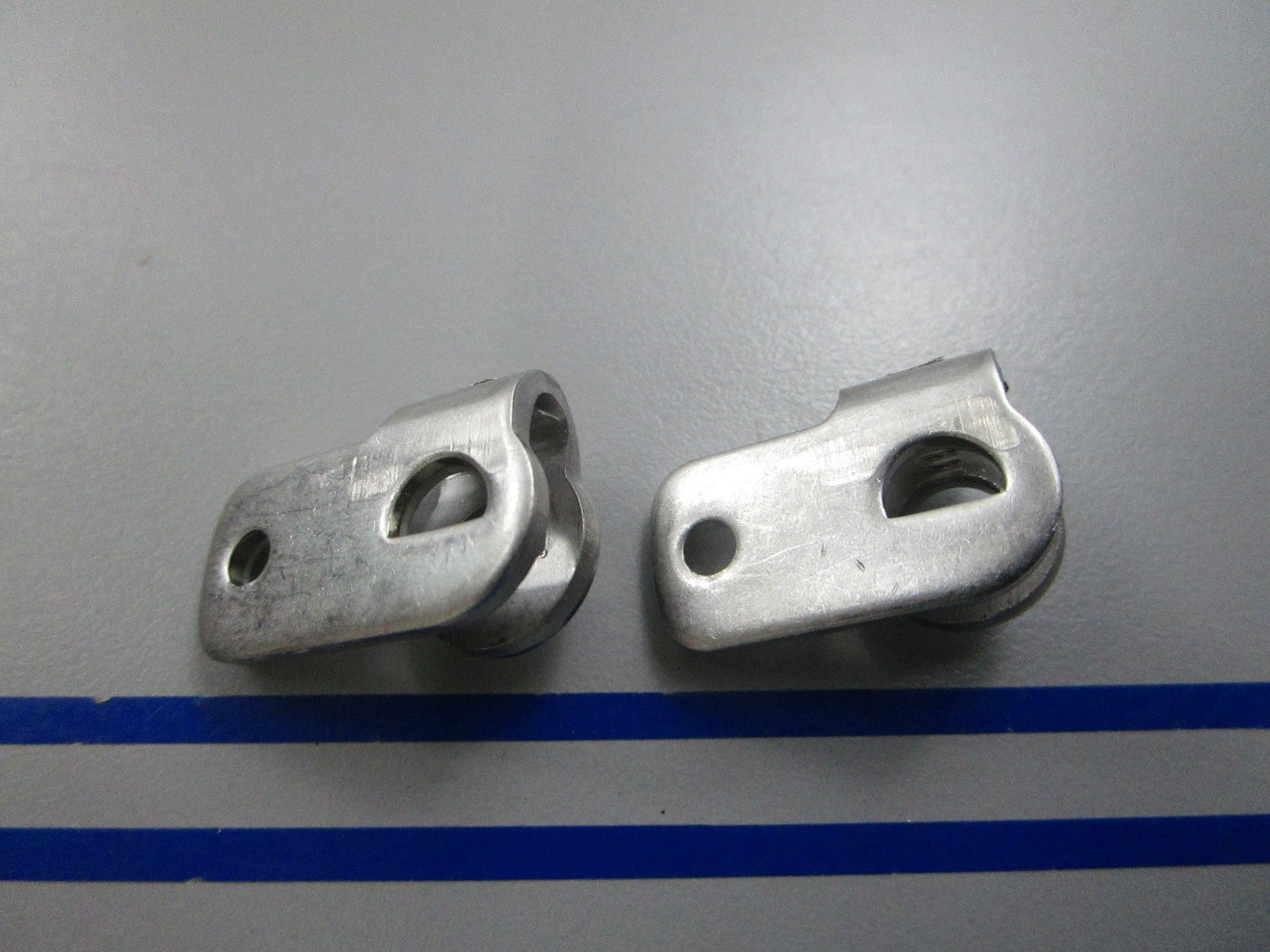 NEW OEM (LOT OF 2) 319049 OMC Johnson Evinrude Reverse Lock Bellcrank 0810